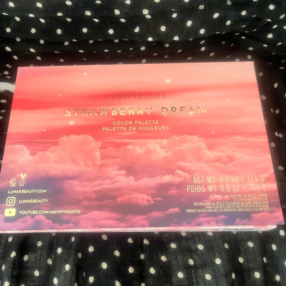 Manny MUA Strawberry Dream palette NIB. Barbie aesthetic ahead of its time - Picture 4 of 6